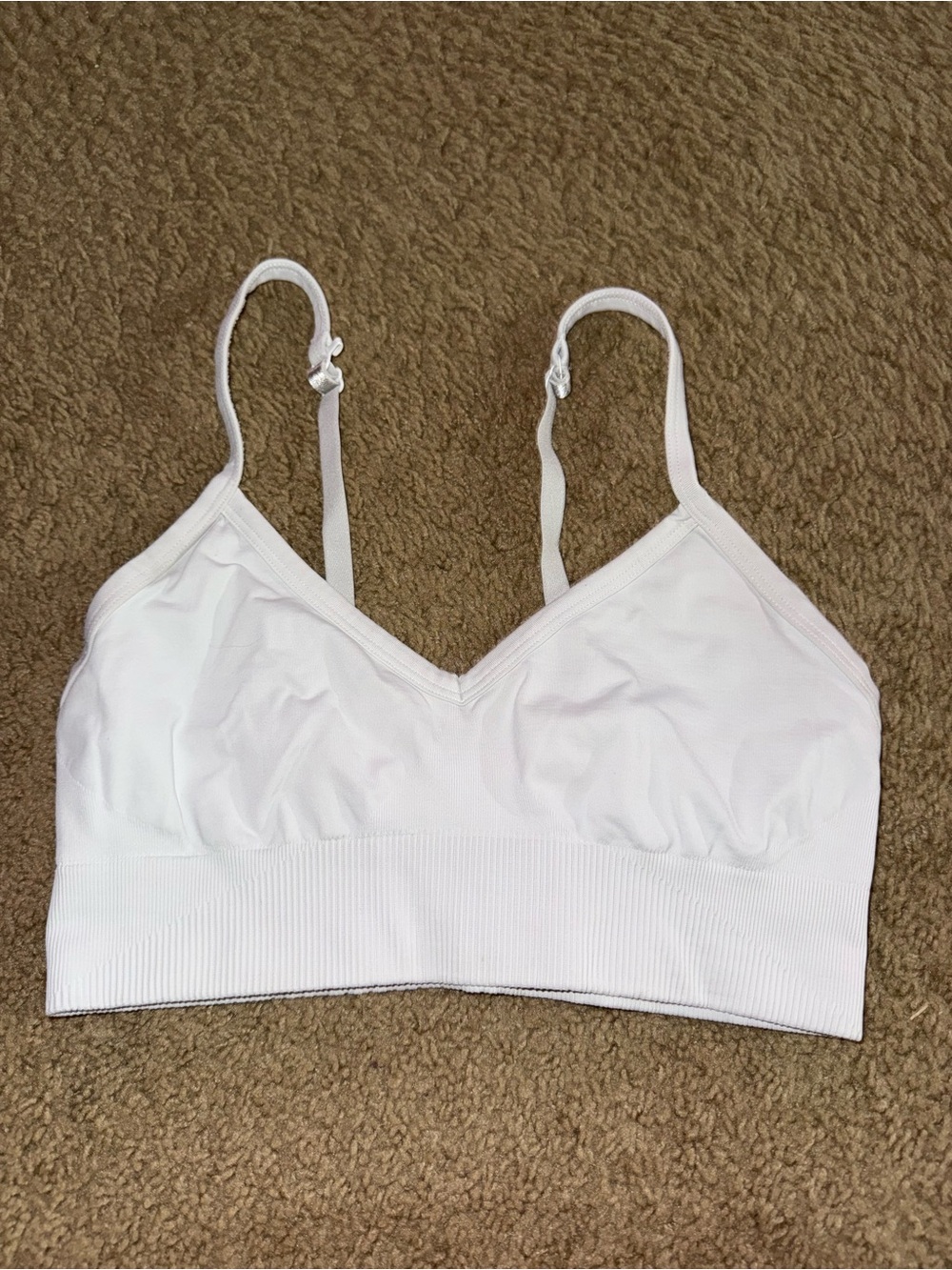 Women’s White Seamless Sports Bra - Adjustable Straps